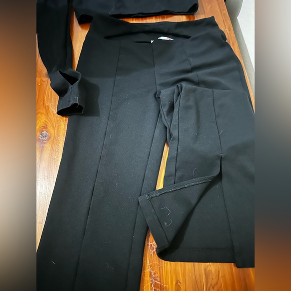 Urban Outfitters Two Piece Cutout Cropped Top and Pant Set. Size Small - Picture 6 of 9